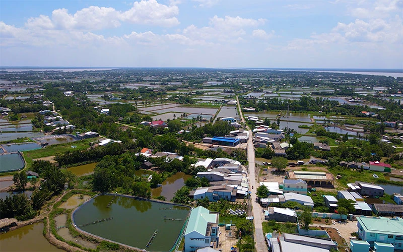 Xã đảo Long Hòa, huyện Châu Thành, tỉnh Trà Vinh sẽ được kết nối hạ tầng giao thông với đất liền khi cầu Cổ Chiên xây dựng nối tỉnh Bến Tre với tỉnh Trà Vinh.