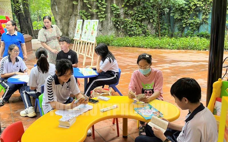 Không gian vườn sách thiếu niên, nhi đồng tại Thảo Cầm Viên (Thành phố Hồ Chí Minh).