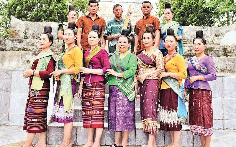 Trang phục dân tộc Lào ở Sơn La có những nét đặc trưng riêng. 