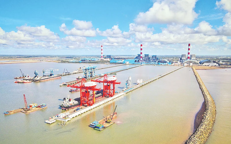 Khu cảng biển Trung tâm Điện lực Duyên Hải, thị xã Duyên Hải, tỉnh Trà Vinh. (Ảnh NGUYỄN CHÂU)
