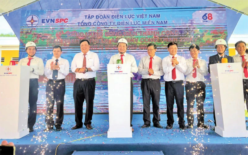 Công trình đường dây 220kV vượt biển Kiên Bình - Phú Quốc chính thức vận hành cấp điện áp 110kV giai đoạn 1 vào ngày 14/10/2022 sau 3 năm xây dựng.
