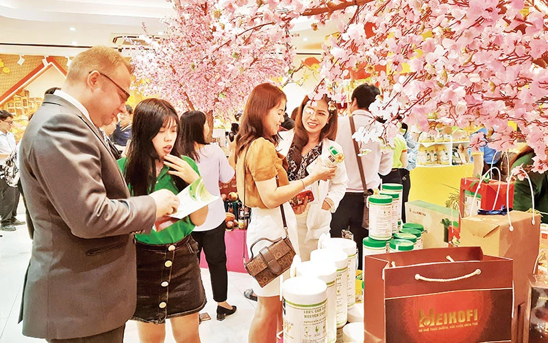 Các doanh nghiệp tại Thành phố Hồ Chí Minh sẵn sàng cung ứng hàng hóa cho người tiêu dùng trong dịp Tết Nguyên đán.