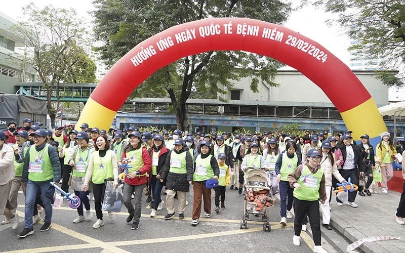 "Đi bộ vì bệnh hiếm" là hoạt động nổi bật hưởng ứng Ngày Quốc tế bệnh hiếm (29/2). (Ảnh TRẦN VIỆT)