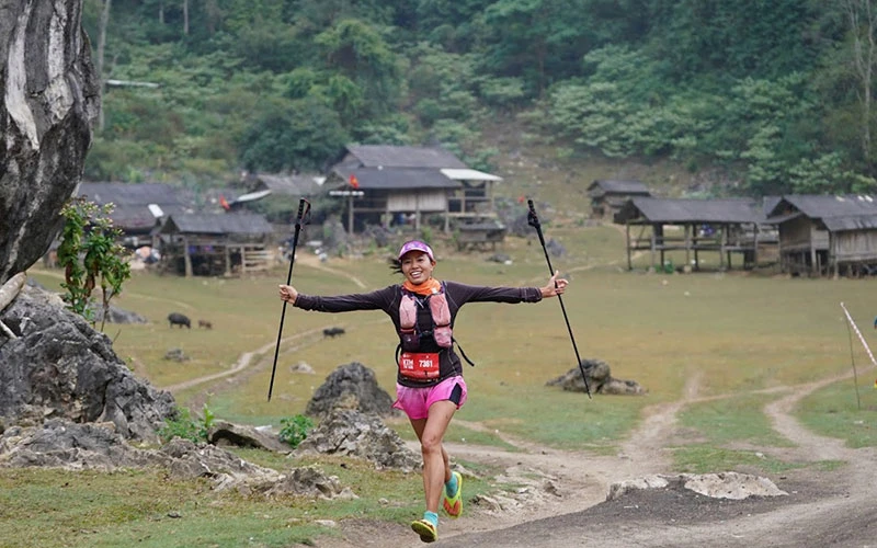 Một vận động viên tham dự giải chạy vượt núi tại Việt Nam. (Ảnh TOPAS)