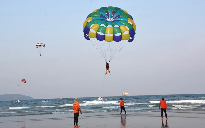 Mùa du lịch biển Đà Nẵng 2024 với nhiều trải nghiệm thể thao hấp dẫn. 