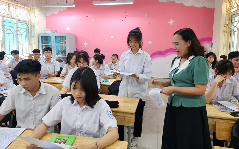 Giờ ôn thi của học sinh Trường THPT Tiền Phong (Mê Linh, Hà Nội).