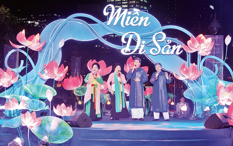 “Lễ hội sông nước Thành phố Hồ Chí Minh” lần 2 là một trong những sự kiện nổi bật của du lịch thành phố trong 6 tháng qua.