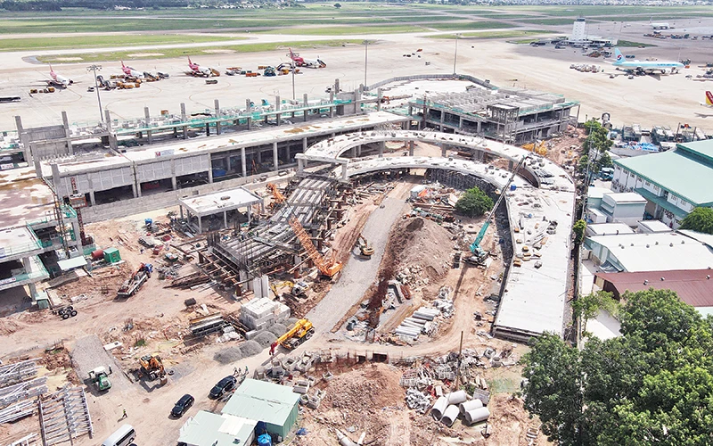 Nhà ga T3 sân bay Tân Sơn Nhất đang được đẩy nhanh tiến độ thi công, phấn đấu vận hành vào dịp 30/4/2025.