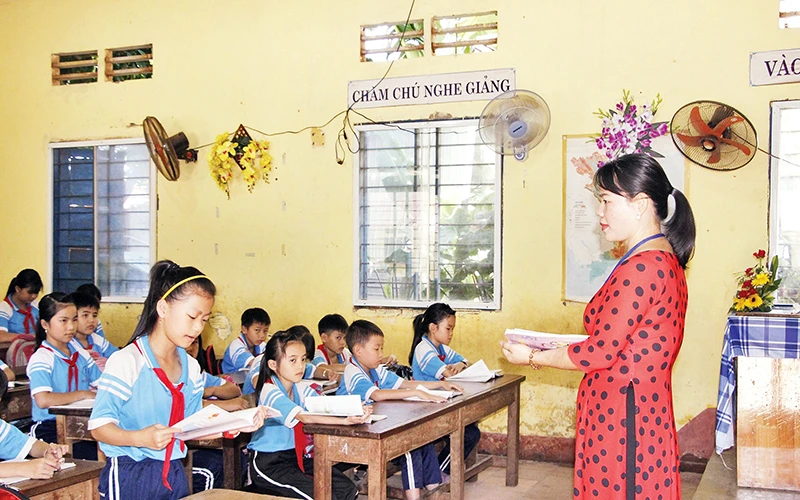 Nhiều trường, lớp học ở Bình Phước cần đầu tư để đáp ứng nhu cầu dạy và học.