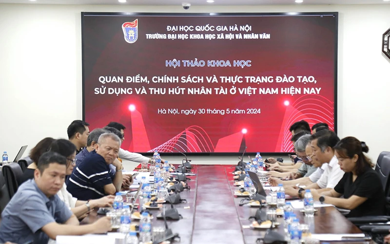 Hội thảo khoa học về sử dụng, thu hút nhân tài ở Việt Nam.