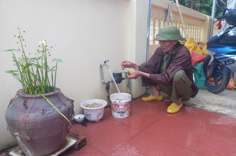 Người dân xóm Làng Đền, xã Hoàng Tung, huyện Hòa An (Cao Bằng) đã có nước sạch phục vụ sinh hoạt hằng ngày.