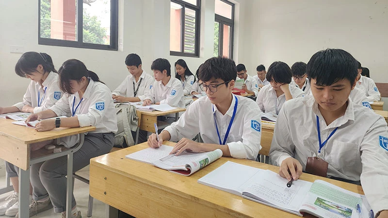 Giờ học tại Trường trung học phổ thông Trương Định, quận Hoàng Mai, Hà Nội.