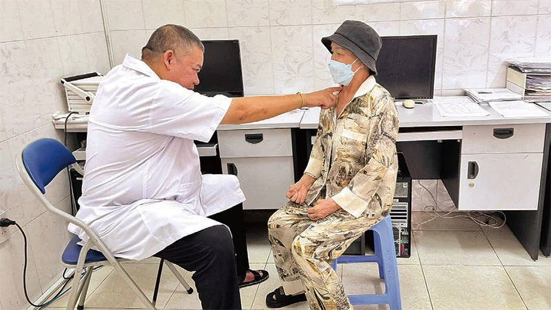 Thời gian gần đây, số bệnh nhân đến khám và điều trị ung thư tại Bệnh viện đa khoa Bình Định ngày càng tăng.