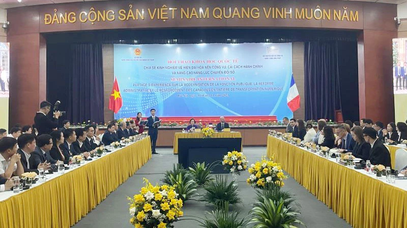 Hội thảo khoa học quốc tế "Chia sẻ kinh nghiệm hiện đại hóa nền công vụ, cải cách hành chính, nâng cao năng lực chuyển đổi số" do Bộ Nội vụ và Bộ Chuyển đổi số và Công vụ Cộng hòa Pháp phối hợp tổ chức.