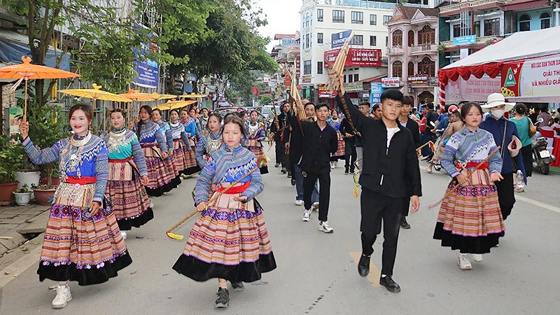 Trình diễn văn hóa truyền thống tại huyện Bắc Hà, tỉnh Lào Cai. (Ảnh: TRÁNG XUÂN CƯỜNG)