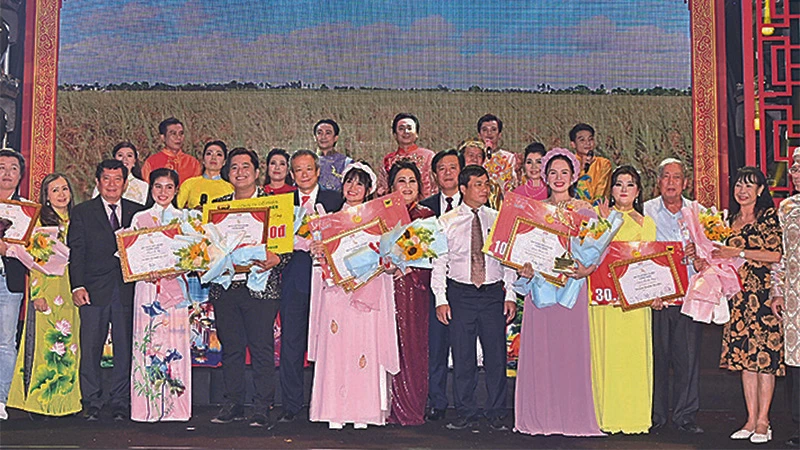 Các thí sinh đoạt giải trong cuộc thi Bông lúa vàng 2023.