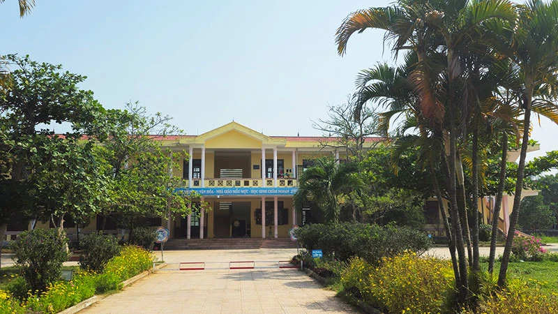 Trường tiểu học và trung học cơ sở số 2 của xã Gio Hải thuộc diện phải giải tỏa phục vụ dự án Cảng hàng không Quảng Trị.