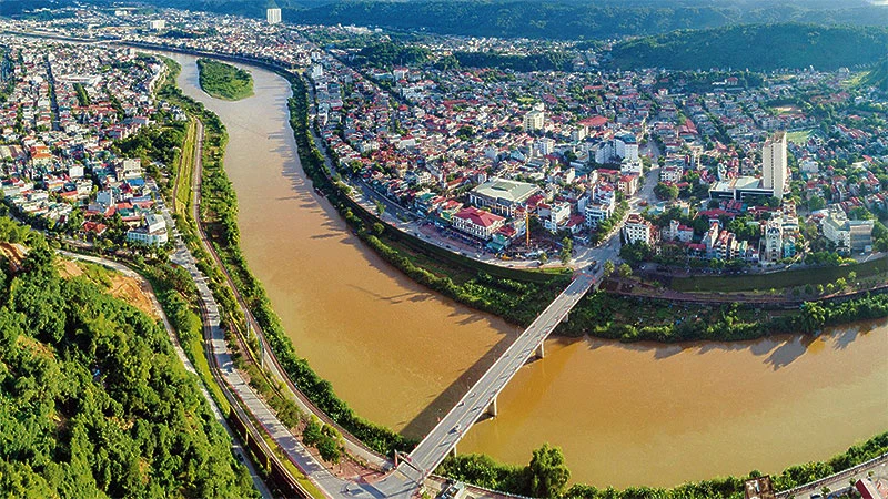 Thành phố Lào Cai được xác định là trung tâm giao lưu kinh tế, đối ngoại, hợp tác quốc tế.