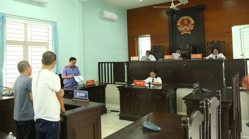 Phiên tòa xét xử vụ án Buôn bán hàng cấm do bị cáo Nguyễn Hoàng Sơn thực hiện.