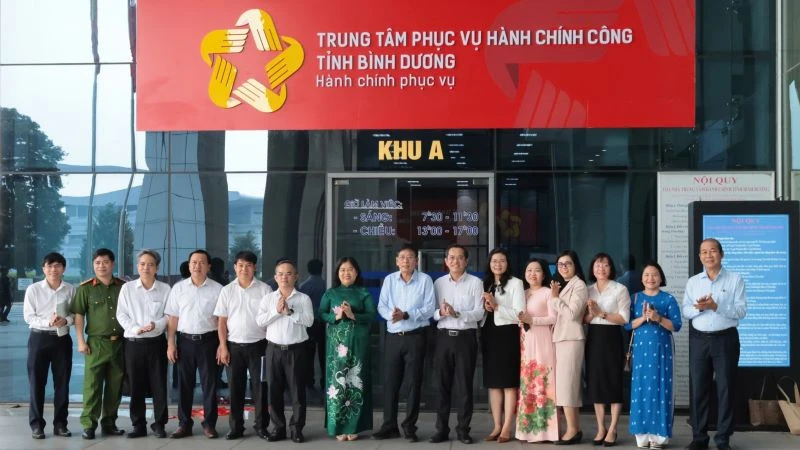 Trung tâm Phục vụ hành chính công một cấp tỉnh Bình Dương. 