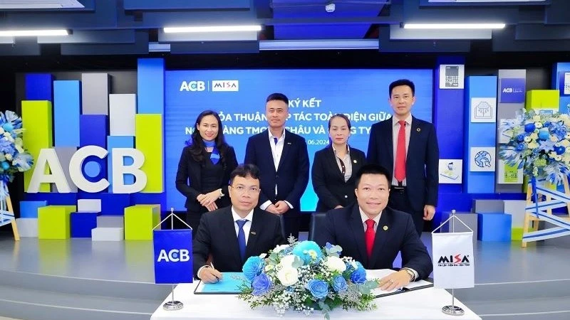 Lãnh đạo ACB và MISA ký kết thỏa thuận hợp tác toàn diện hỗ trợ doanh nghiệp chuyển đổi số.