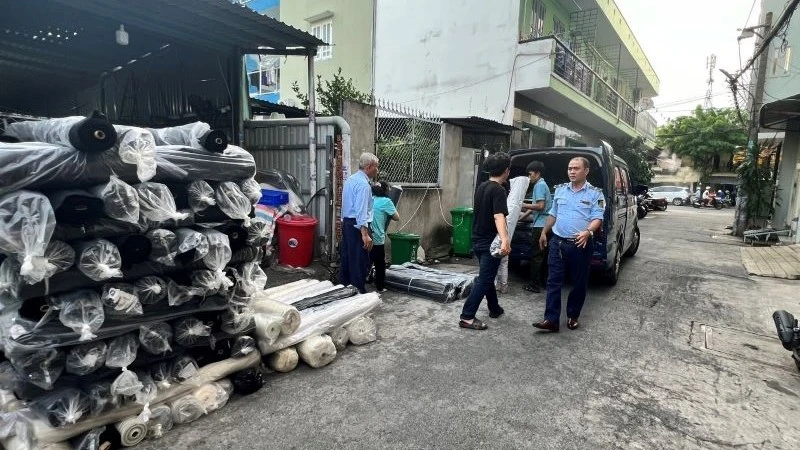 Đội Quản lý thị trường số 8 phát hiện, thu giữ lô vải trôi nổi tại Thành phố Hồ Chí Minh. 