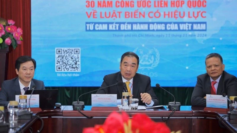 Các đại biểu tại Hội thảo khoa học “30 năm Công ước Liên hợp quốc về Luật Biển có hiệu lực: Từ cam kết đến hành động của Việt Nam”.