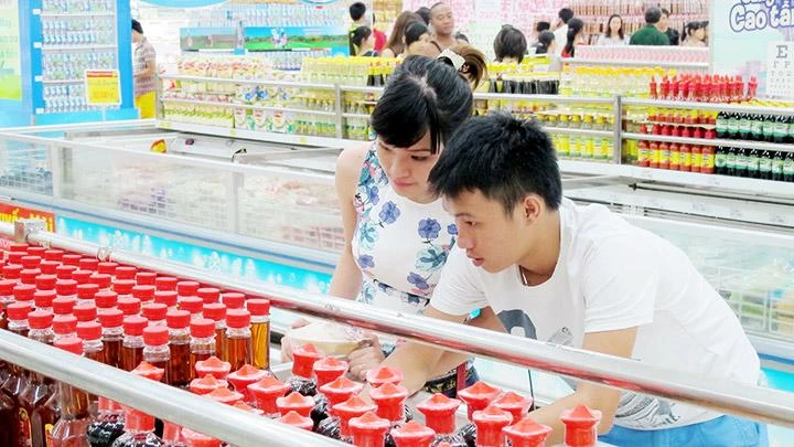 Nhiều doanh nghiệp trong nước lẫn nước ngoài quan tâm đầu tư vào mảng bán lẻ hàng tiêu dùng tại Việt Nam. Ảnh: HẢI NAM