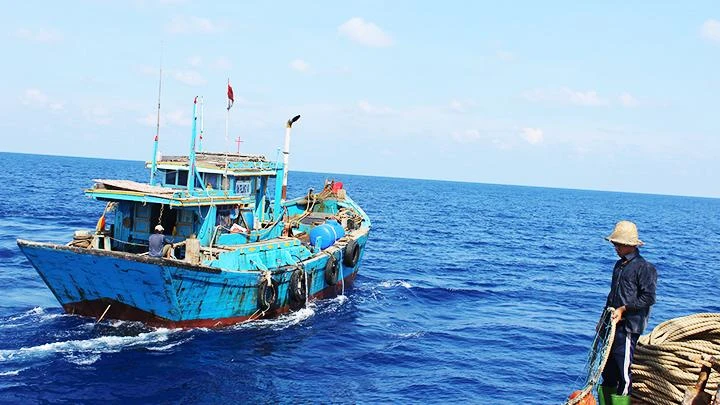 Không ít chủ tàu lợi dụng việc đánh bắt cá để buôn lậu dầu.