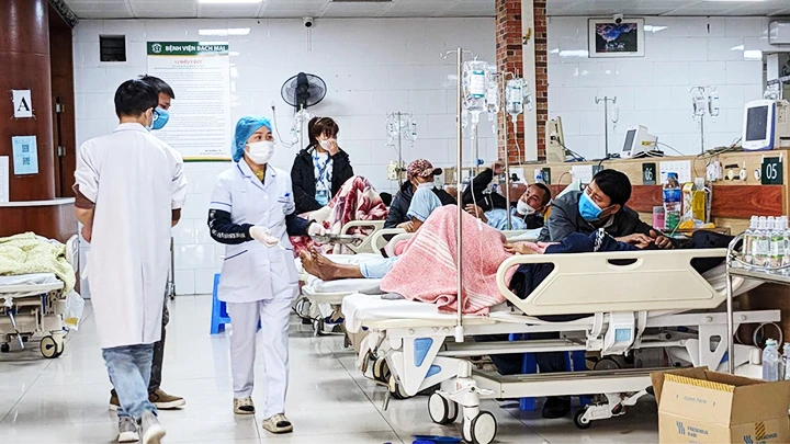 Các ca bệnh ngộ độc rượu tăng cao trong những ngày Tết tại Trung tâm Chống độc Bệnh viện Bạch Mai. Ảnh: NGUYỄN NGÔ