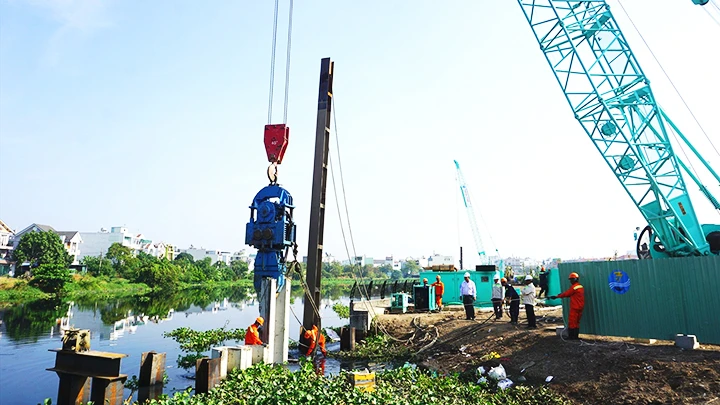 Khởi công dự án xây dựng hạ tầng và cải tạo môi trường kênh Tham Lương - Bến Cát - rạch Nước Lên.