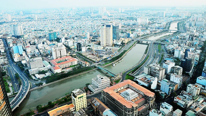 Thực tiễn đòi hỏi TP Hồ Chí Minh cần phải lựa chọn mô hình phát triển đô thị phù hợp. Ảnh: HẢI ANH
