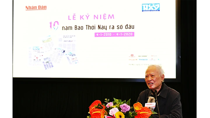 Nguyên Phó Thủ tướng Vũ Khoan phát biểu tại Lễ kỷ niệm 10 năm ra báo Thời Nay. Ảnh: HẢI NAM