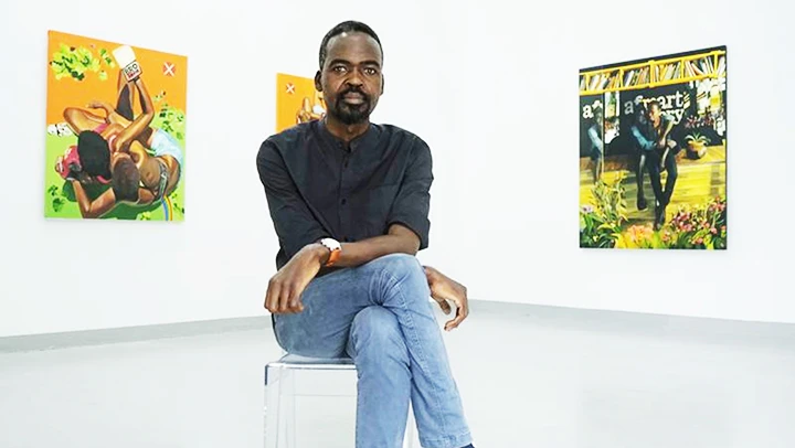 Daudi Karungi điều hành Phòng trưng bày Afriart ở Uganda. Ảnh: AFRIART