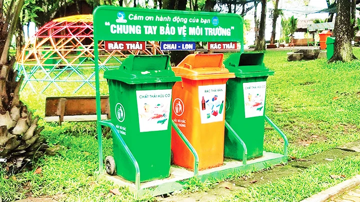 Các loại thùng đựng sẽ được lắp đặt nhiều hơn để người dân quen dần với việc phân loại rác.