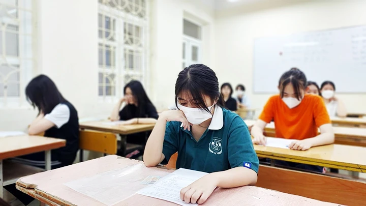 Thí sinh và giáo viên đều mong muốn giảm bớt môn thi cho kỳ thi tốt nghiệp 2025. 