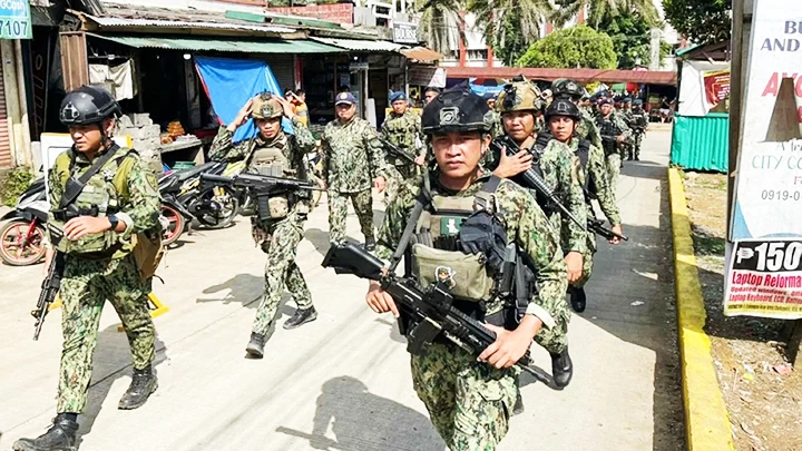Quân đội Philippines tăng cường tuần tra tại khu vực miền nam. Ảnh: AFP
