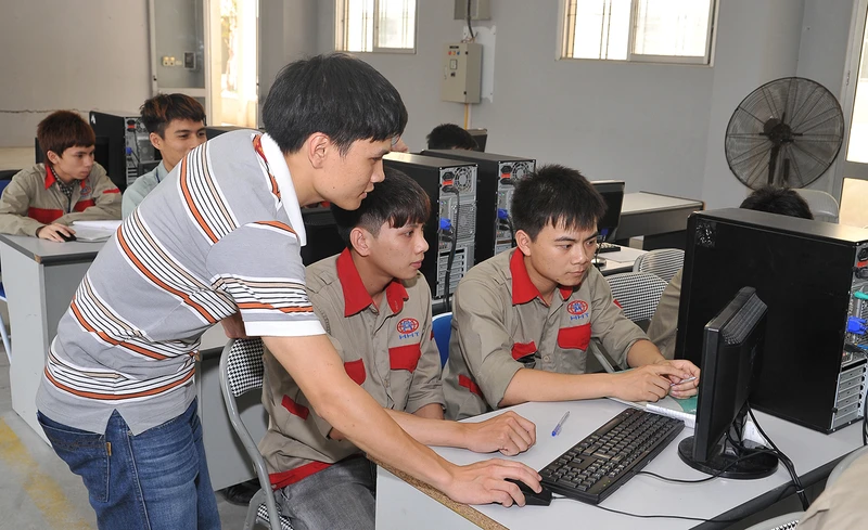 Đào tạo nghề tại Trường cao đẳng Công nghệ cao Hà Nội.