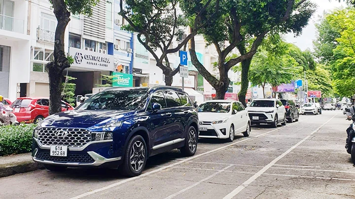Thành phố Hồ Chí Minh vẫn đang loay hoay đi tìm lời giải cho bài toán xây dựng bãi đậu xe khu vực trung tâm.