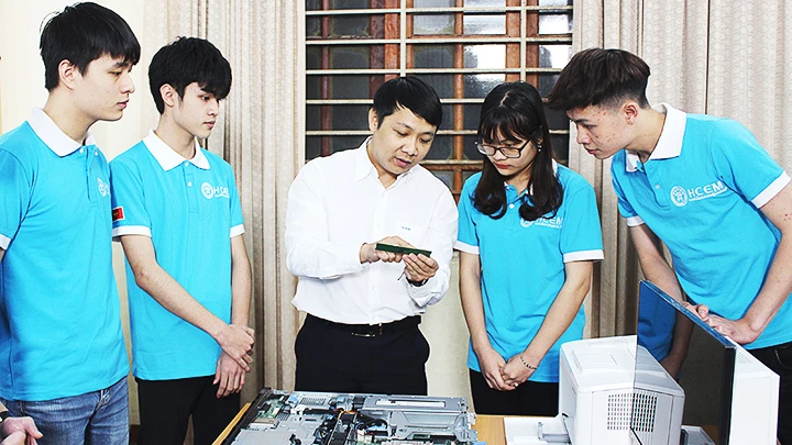 Đào tạo nguồn nhân lực chất lượng cao tại Trường cao đẳng Cơ điện Hà Nội. Ảnh: NAM ANH