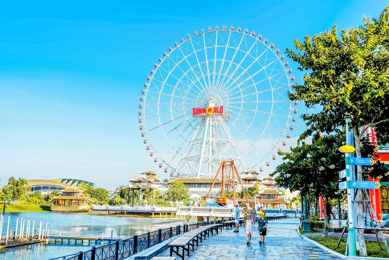 Từ tháng 6, Công viên châu Á - Asia Park đổi tên thành Da Nang Downtown.