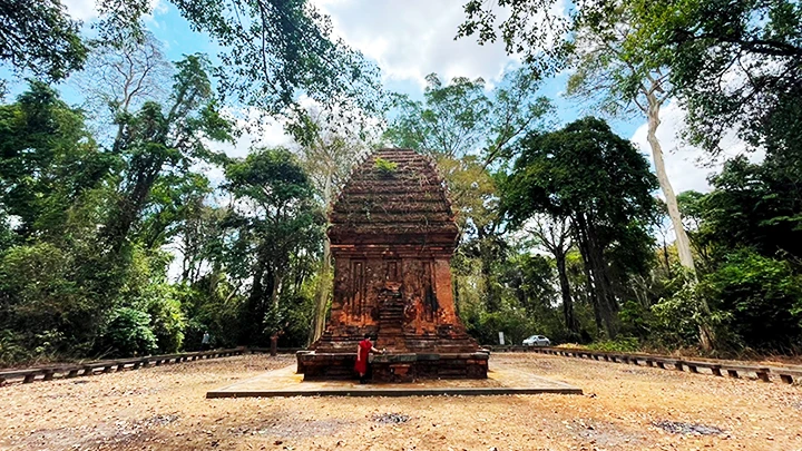 Cần sớm có biện pháp bảo đảm sự an toàn, bền vững của tháp Yang Prong.