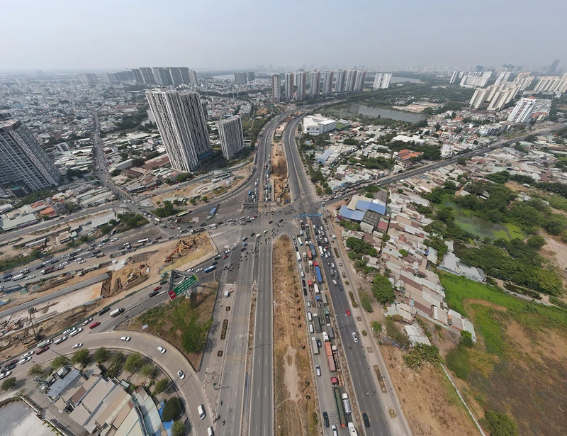 TP Hồ Chí Minh đang tích cực triển khai giải phóng mặt bằng các dự án hạ tầng, góp phần thúc đẩy giải ngân vốn đầu tư công năm 2024. 