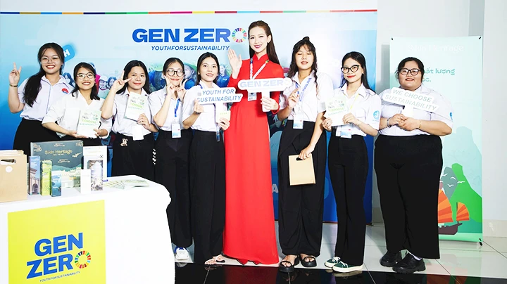 Hoa hậu Bảo Ngọc cùng nhóm “Gen Zero” tích cực lan tỏa tiếng nói của người trẻ về biến đổi khí hậu toàn cầu. Ảnh: NVCC