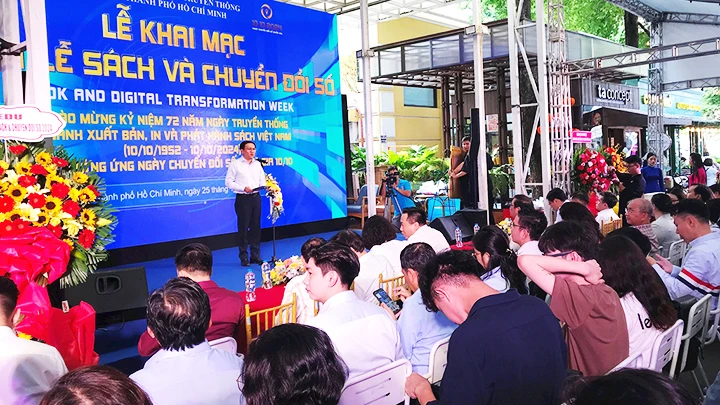 Khai mạc Tuần lễ sách và chuyển đổi số tại TP Hồ Chí Minh. Ảnh: QUANG HƯNG