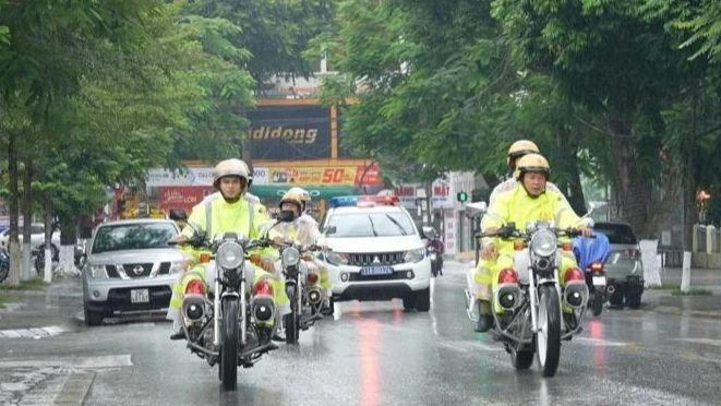 Công an tỉnh Cao Bằng ra quân bảo đảm trật tự, an toàn giao thông trong dịp nghỉ lễ Quốc khánh 2/9 và “Tháng cao điểm an toàn giao thông cho học sinh đến trường-tháng 9”.