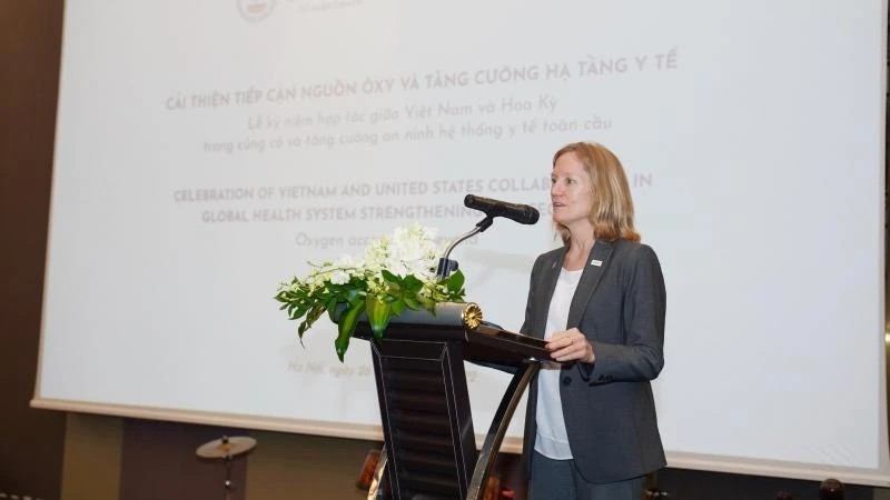 Giám đốc Quốc gia USAID Việt Nam Aler Grubbs phát biểu tại sự kiện.