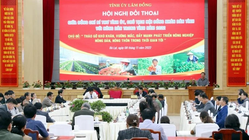 Bí thư Tỉnh ủy Lâm Đồng Trần Đức Quận phát biểu ý kiến tại Hội nghị.