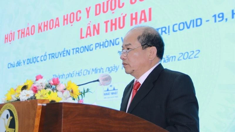 Cục trưởng Cục Quản lý y, dược cổ truyền (Bộ Y tế) Nguyễn Thế Thịnh phát biểu tại Hội thảo.