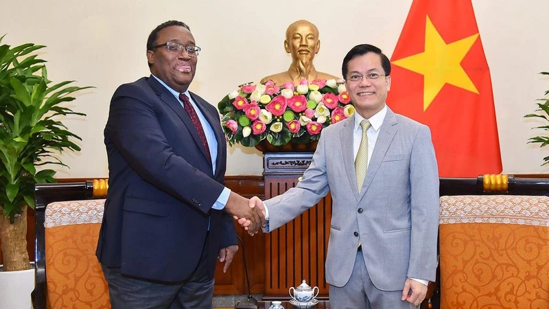 Thứ trưởng Ngoại giao Hà Kim Ngọc tiếp Thứ trưởng Ngoại giao Haiti thăm và làm việc tại Việt Nam.